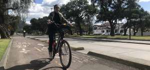 Docenas de cuencanos se suman d&iacute;a a d&iacute;a al colectivo que utiliza estos veh&iacute;culos livianos, ya no solo para paseos o turismo, sino como medio de transporte 