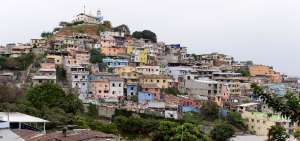 Los cerros Santa Ana y del Carmen muestran la otra cara de una urbe moderna