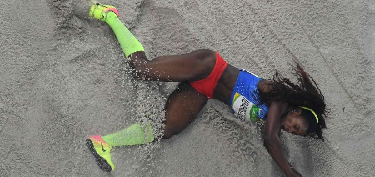 Ibarg&uuml;en, que ya hab&iacute;a ganado los dos &uacute;ltimos Mundiales (Mosc&uacute;-2013 y Pek&iacute;n-2015), se colg&oacute; el oro en Rio con un mejor salto de 15,17 metros.