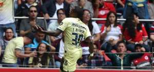 Renato Ibarra de Am&eacute;rica celebra despu&eacute;s de anotar este domingo, durante el juego correspondiente a la jornada 4 del torneo mexicano de f&uacute;tbol entre Toluca y Am&eacute;rica.