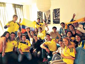 Una familia de ecuatorianos residentes en Alemania se reuni&oacute; para ver el partido contra Honduras.