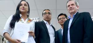 Gabriela Rivadeneira, Virgilio Hern&aacute;ndez y Ricardo Pati&ntilde;o acudieron a la Corte Constitucional.
