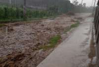 Dos barrios de Amaguaña se inundaron con el desbordamiento de un río