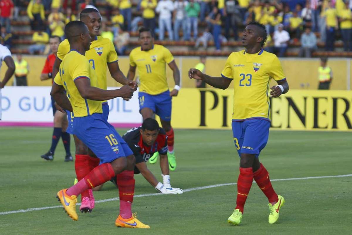 La utilizaci&oacute;n de un &lsquo;falso 9&rsquo; puede ser una opci&oacute;n para la &lsquo;Tri&rsquo; en las Eliminatorias       