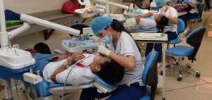 La facultad de Odontolog&iacute;a de la Universidad de Cuenca cuenta con una mesa de pr&aacute;ctica para cada estudiante. Fue evaluada desde el 15 de abril de 2015.  