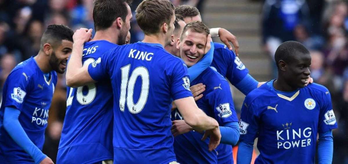 Leicester, cerca de ganar la Premier tras golear 4-0 al Swansea