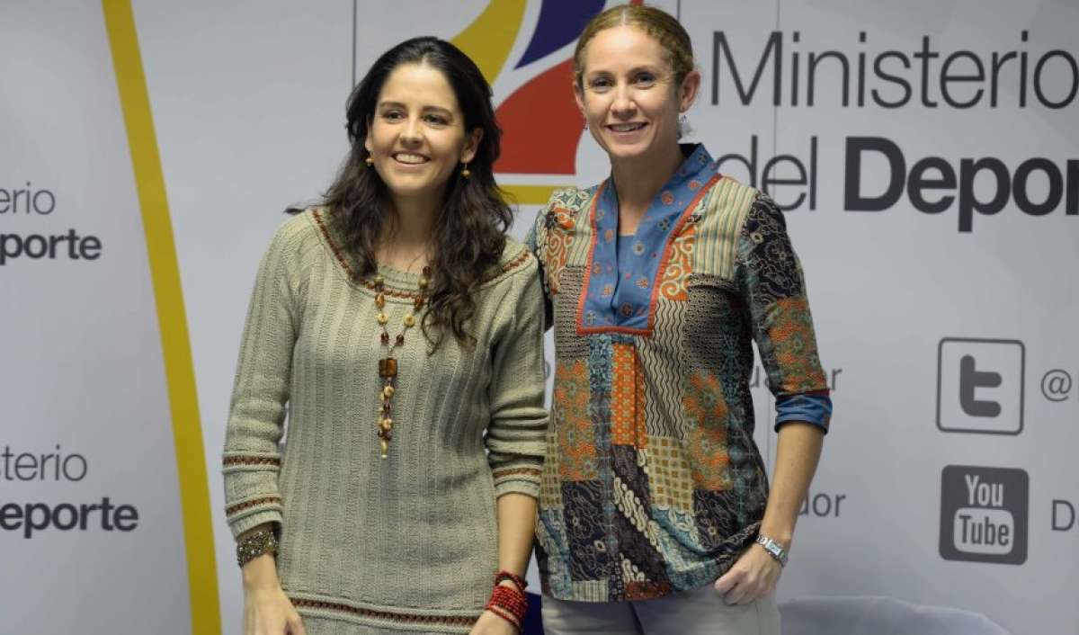 La nueva ministra (i) se desempe&ntilde;&oacute; anteriormente como gerente de la Empresa P&uacute;blica de los Centros de Alto Rendimiento (CEAR) y tiene estudios en econom&iacute;a. Foto: &Aacute;lvaro P&eacute;rez / El Tel&eacute;grafo