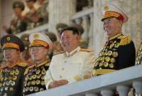 Kim Jong-un hace una amenaza en desfile militar