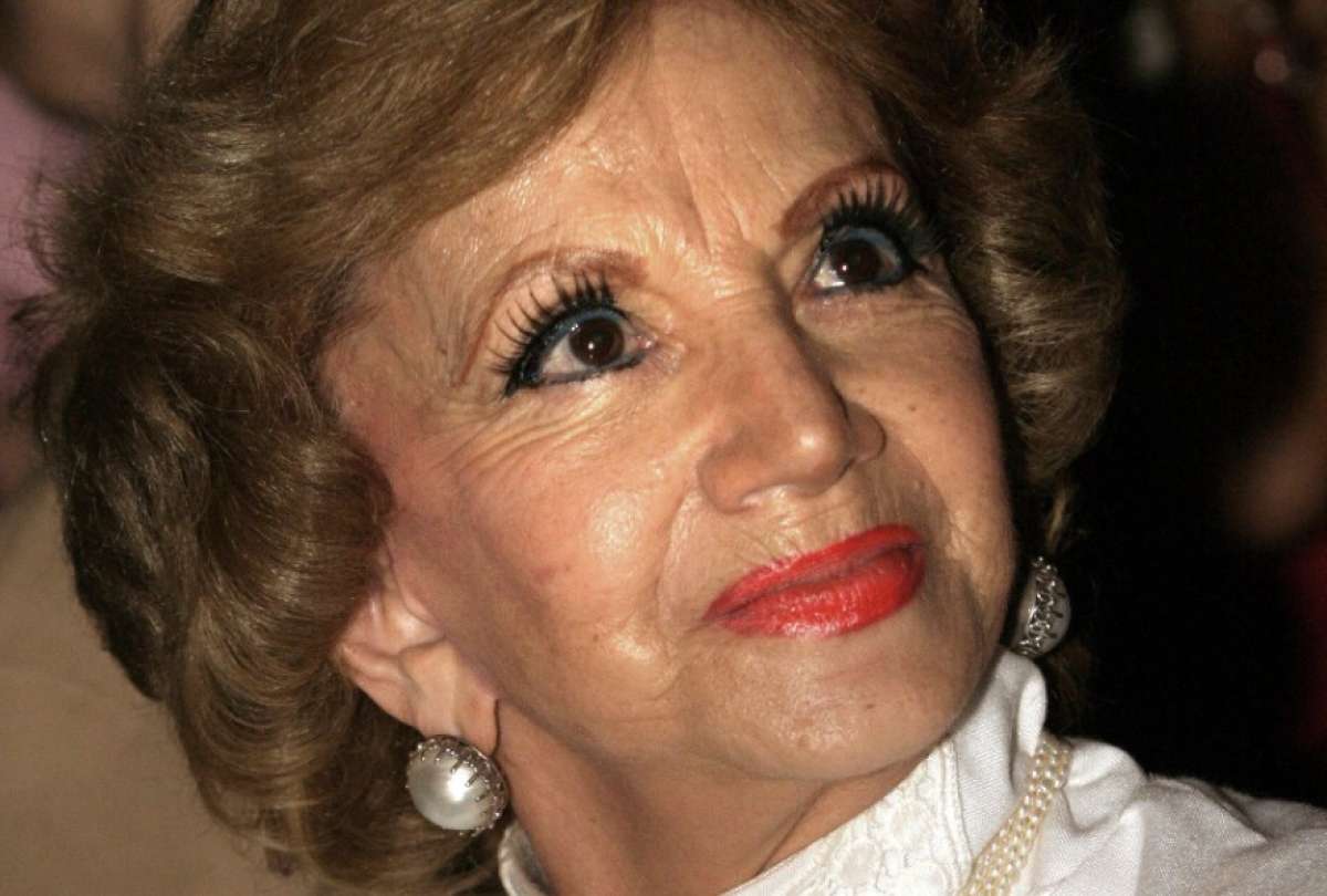 Fotograf&iacute;a de archivo fechada el 25 de abril del 2004 que muestra a la actriz mexicana Ana Luisa Peluffo, durante la presentaci&oacute;n de una telenovela en Ciudad de M&eacute;xico (M&eacute;xico).