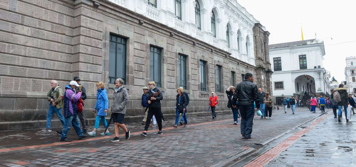 El &ldquo;Paseo de las 7 Cruces&rdquo; busca reducir la contaminaci&oacute;n en el centro de Quito, disminuir el da&ntilde;o por vibraciones e impulsar el turismo en la zona.
