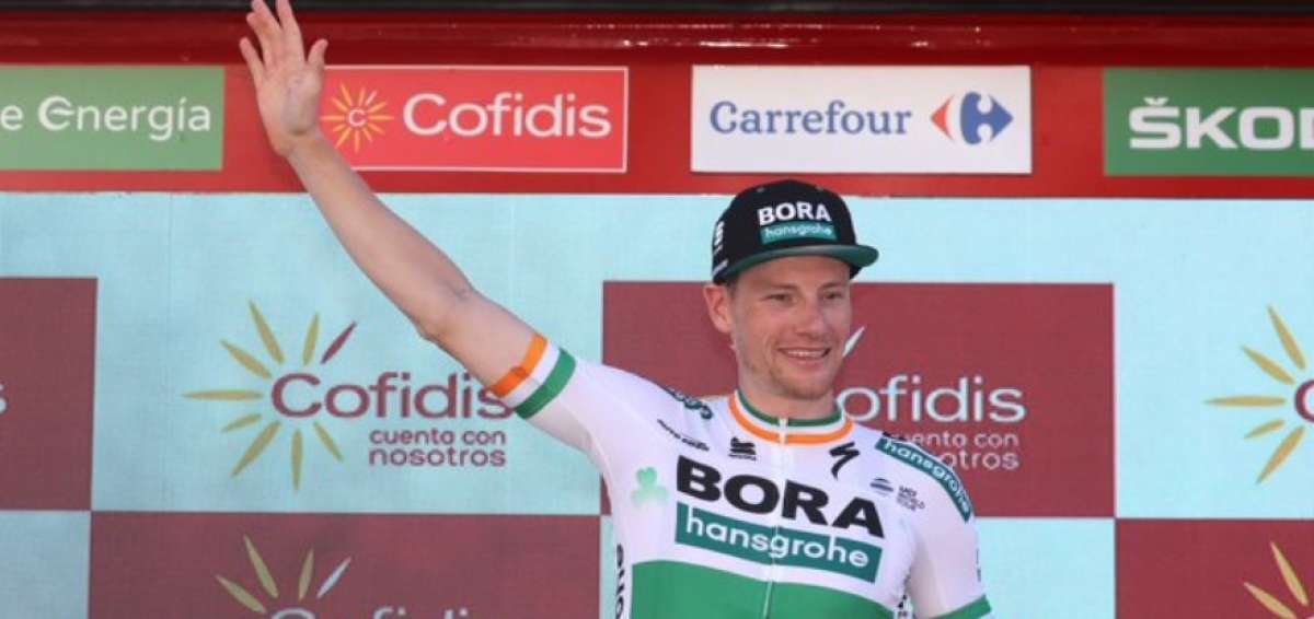 Sam Bennett logra el doblete en Oviedo, Roglic mantiene la roja