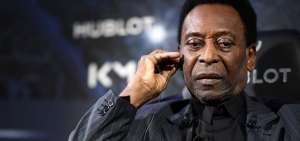 Pel&eacute;, hospitalizado en Par&iacute;s tras su encuentro con Mbapp&eacute;