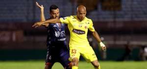 Gremio arbitral de Uruguay suspende partido Barcelona vs. Pe&ntilde;arol