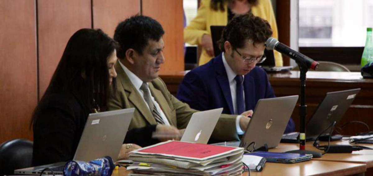 Audiencia de juicio directo en el caso de paralizaci&oacute;n de servicios p&uacute;blicos contra el asamble&iacute;sta Yofre P. H., el prefecto de Sucumb&iacute;os y otros siete.