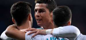 Real Madrid fusila 5-2 a la Real Sociedad con tres descargas de Ronaldo