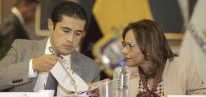 El ministro de Econom&iacute;a, Richard Mart&iacute;nez, fue recibido por la presidenta de la Asamblea, Elizabeth Cabezas.