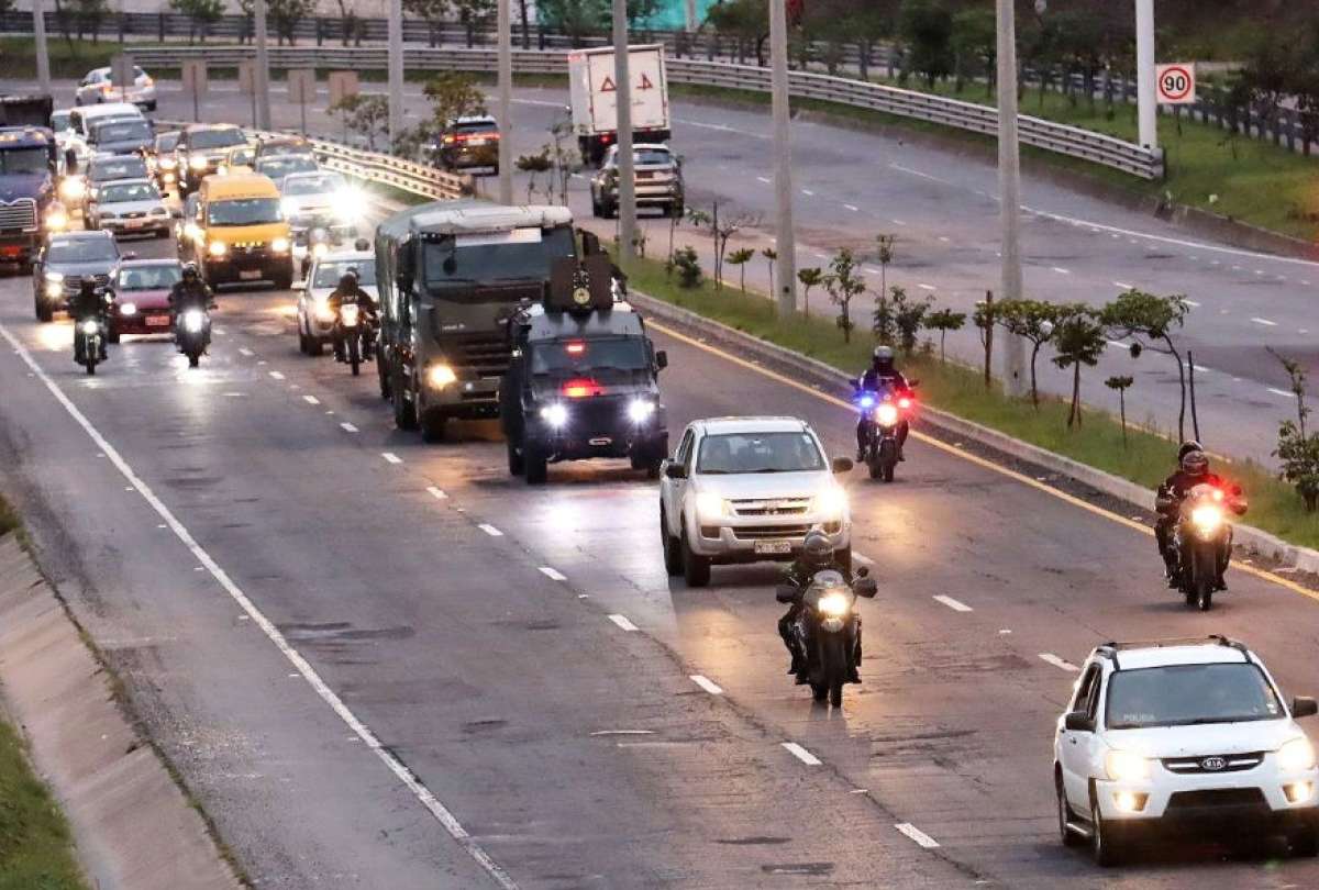 Traslado de las papeletas desde el Instituto Geográfico Militar.