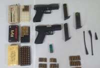 Policía Nacional decomisó 10 armas y 24 cajas de munición en un vehículo