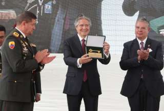 El presidente Guillermo Lasso recibió las llaves de la Contraloría de parte del Cuerpo de Ingenieros del Ejército.