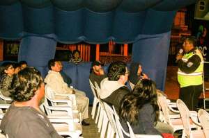 Personas  del barrio Jacarand&aacute; conocieron los programas de seguridad de la Polic&iacute;a.
