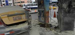 Taxista se quem&oacute; en una gasolinera