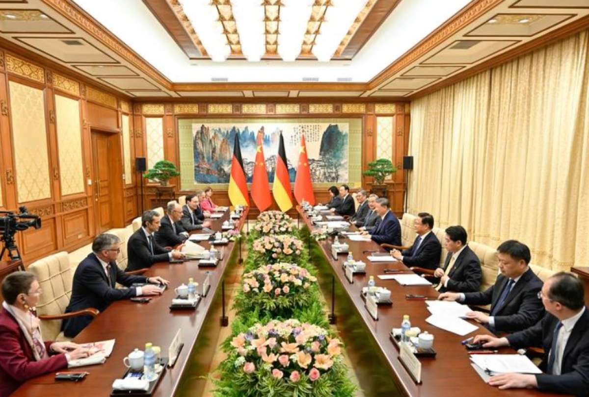 El presidente chino, Xi Jinping, se re&uacute;ne con el canciller alem&aacute;n, Friedrich Merz, quien se encuentra de visita oficial en China, en la Residencia de Hu&eacute;spedes de Estado Diaoyutai, en Beijing.