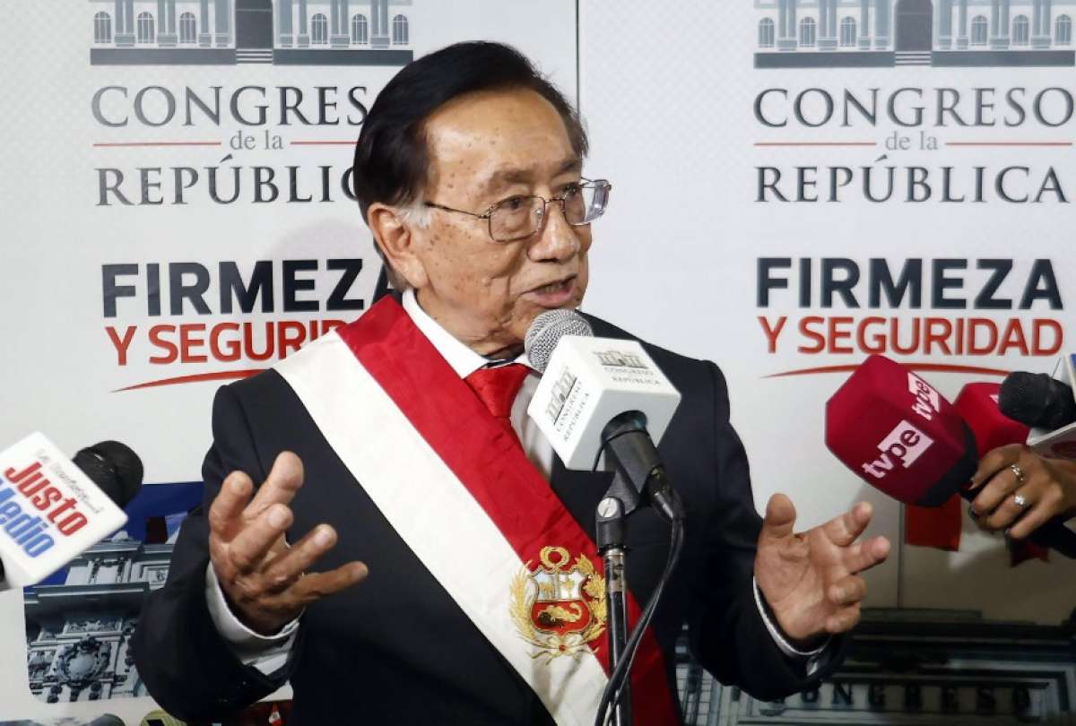 Jos&eacute; Mar&iacute;a Balc&aacute;zar es presidente de Per&uacute;