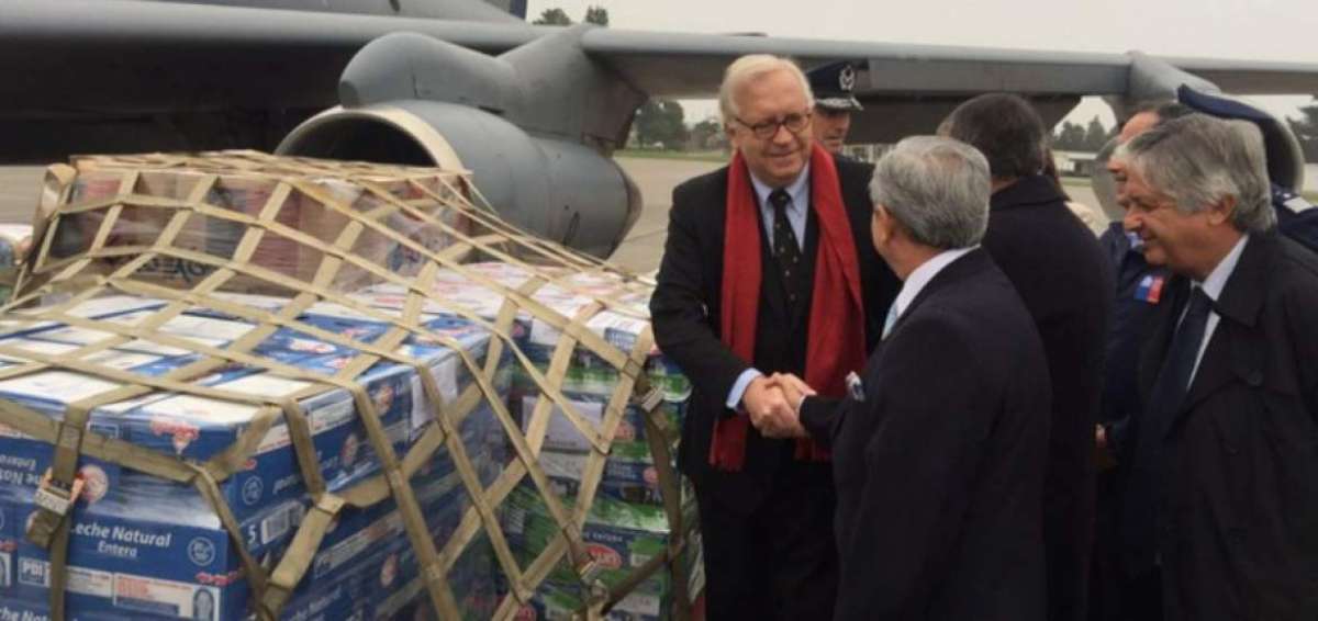 Chile env&iacute;a 17 toneladas de ayuda a Ecuador