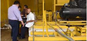Las autoridades inspeccionaron el camal tras denuncias ciudadanas.