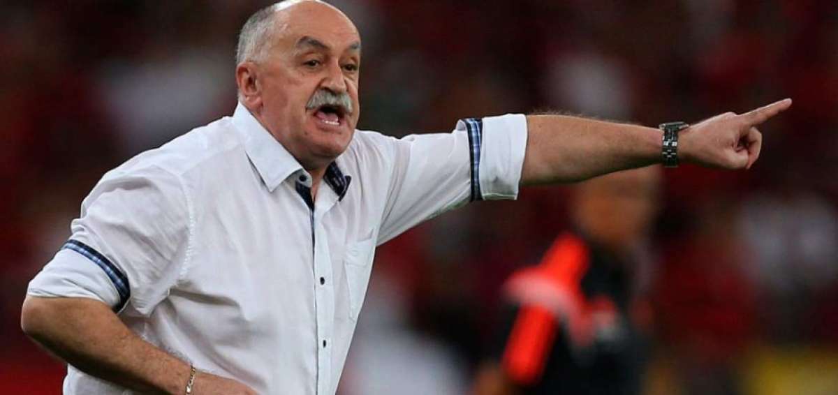 Azkargorta, de 62 a&ntilde;os, no cosech&oacute; buenos resultados en el popular equipo de la ciudad de Santa Cruz, donde lleg&oacute; en septiembre pasado.