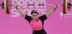 Neisi Dajomes obtiene medalla de bronce en Mundial de Halterofilia