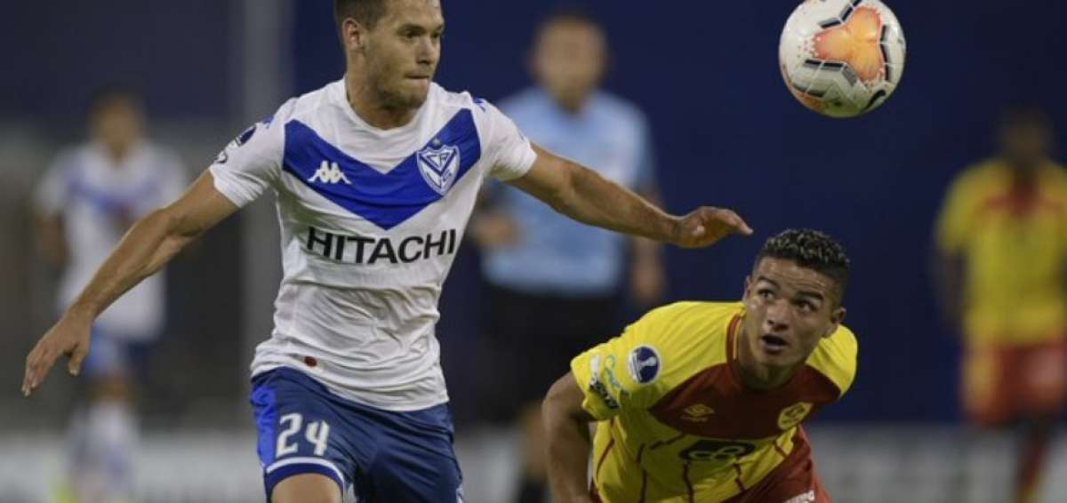 V&eacute;lez Sarfield elimin&oacute; al Aucas por un penal sobre la hora