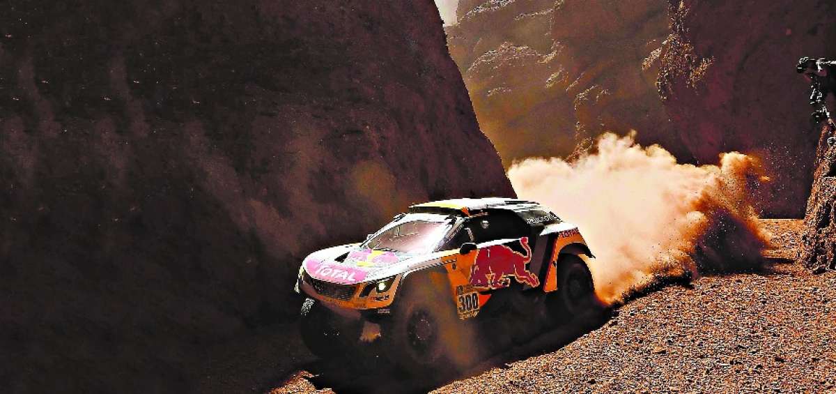 Las dunas bolivianas representan uno de los tramos m&aacute;s complicados para los pilotos, por la cantidad de polvo que se levanta en el trayecto.
