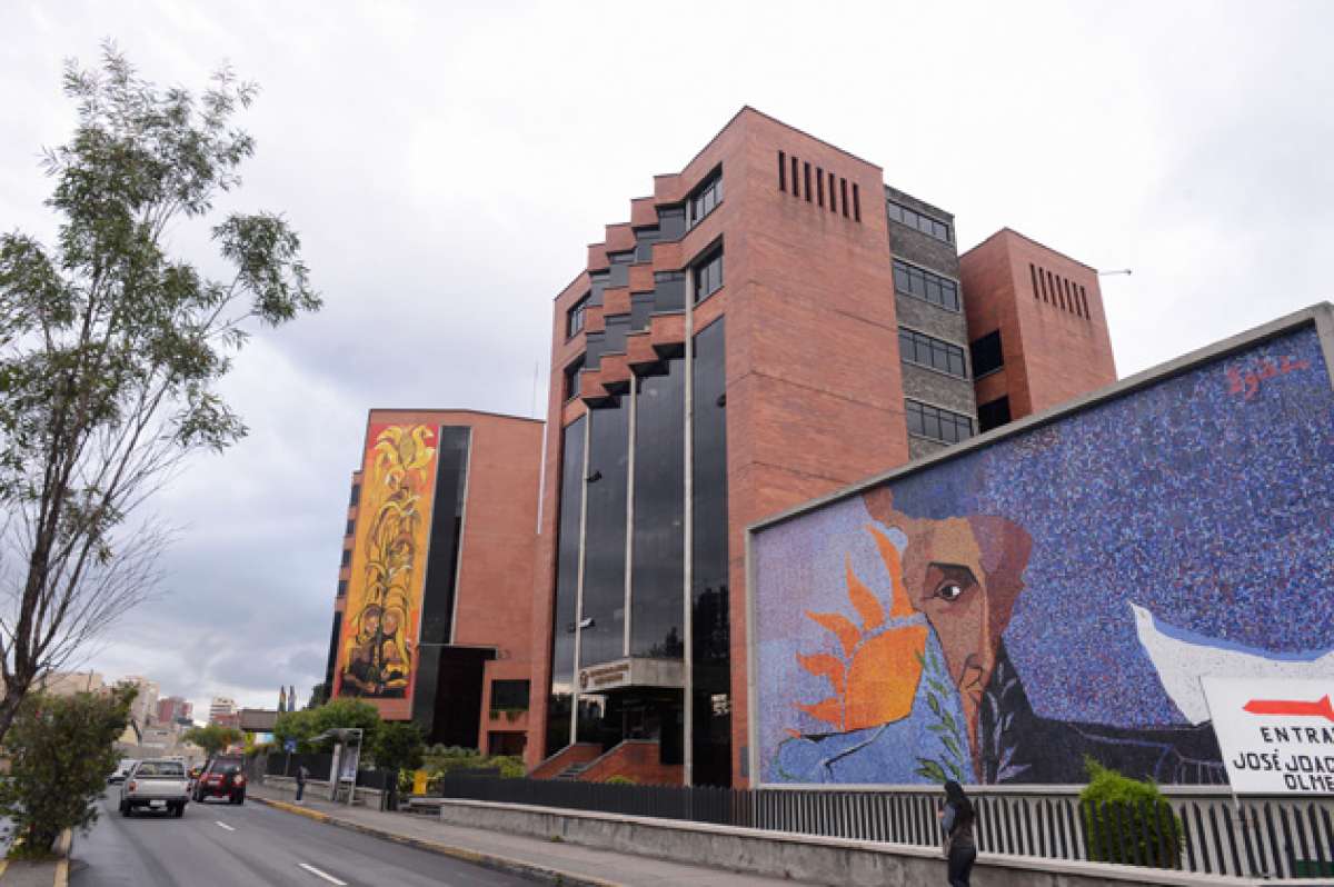 La U. Andina hizo una reforma a su reglamento para que la obligatoriedad de que el rector tenga t&iacute;tulo de cuarto nivel en otra universidad se modifique. Foto: Archivo/ El Tel&eacute;grafo