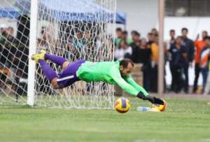 El &#039;Pirata&#039; Barcos improvisó como guardameta en el fútbol de Perú.