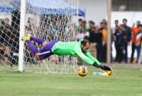 El 'Pirata' Barcos improvisó como guardameta en el fútbol de Perú.