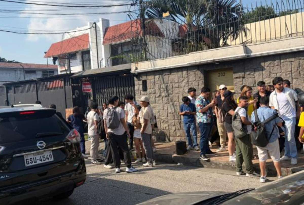 Durante la intervenci&oacute;n, las autoridades encontraron bebidas alcoh&oacute;licas y confirmaron que el inmueble operaba como sala de eventos sin autorizaci&oacute;n municipal.