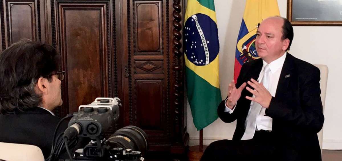 El fiscal general de Ecuador, Carlos Baca Mancheno, se reuni&oacute; con directivos brasile&ntilde;os.