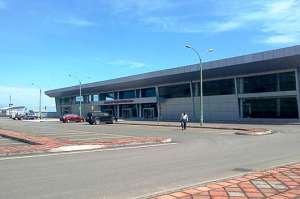 La aerol&iacute;nea p&uacute;blica tiene dos vuelos diarios hasta el Aeropuerto Regional de Santa Rosa, ubicado en la provincia de El Oro. Foto: Fabricio Cruz.