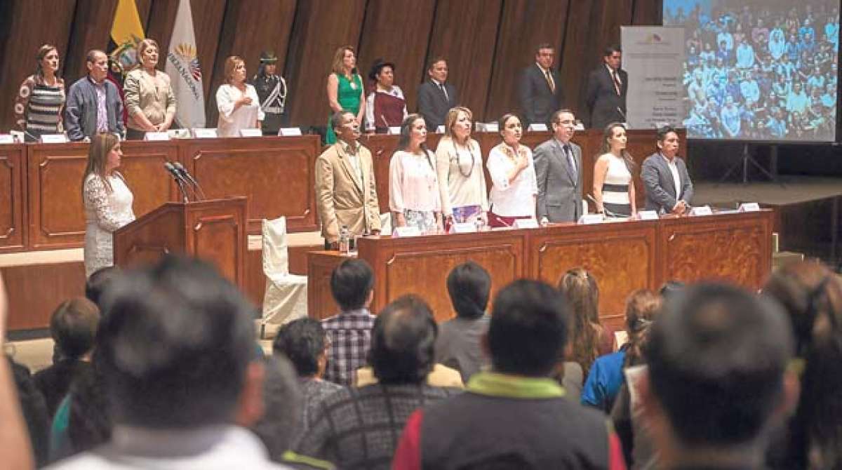 En la sede legislativa se realiz&oacute; ayer la primera jornada del di&aacute;logo por la equidad con los trabajadores. Foto: John Guevara / El Tel&eacute;grafo 