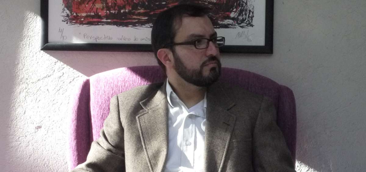 Yanko Molina publica su primera novela, 'En el cerco del Sol'