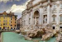 Un hombre fue multado por nadar en la 'Fontana di Trevi'