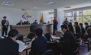 Los procesados que se encuentran con prisi&oacute;n preventiva fueron trasladados al Tribunal de Garant&iacute;as Penales. Foto: Miguel Jim&eacute;nez / EL TEL&Eacute;GRAFO