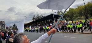 En Quito tambi&eacute;n se manifiestan por la paz