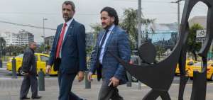 El secretario de Comunicaci&oacute;n, Andr&eacute;s Michelena, lleg&oacute; a la Fiscal&iacute;a General.