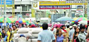 El c&oacute;nsul Maury reconoce que los convenios bilaterales han beneficiado a los peruanos, sobre todo en el &aacute;rea laboral.