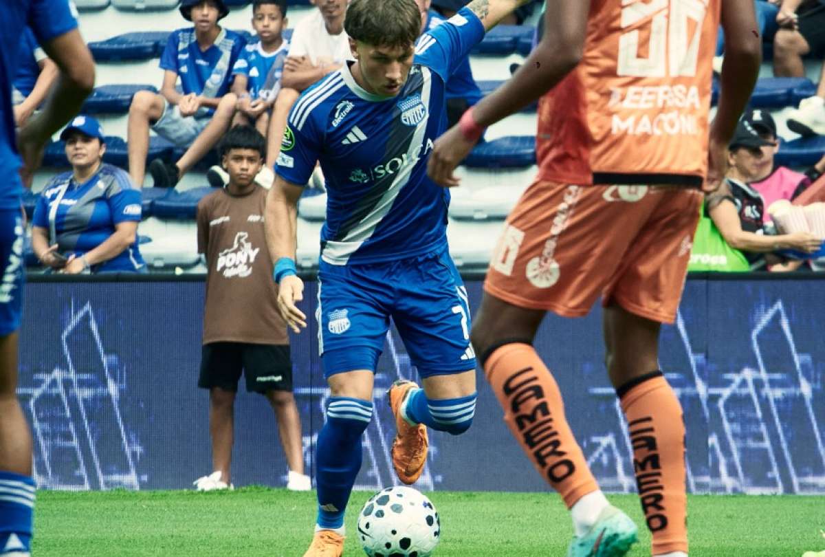 Emelec empat&oacute; en casa con Libertad.