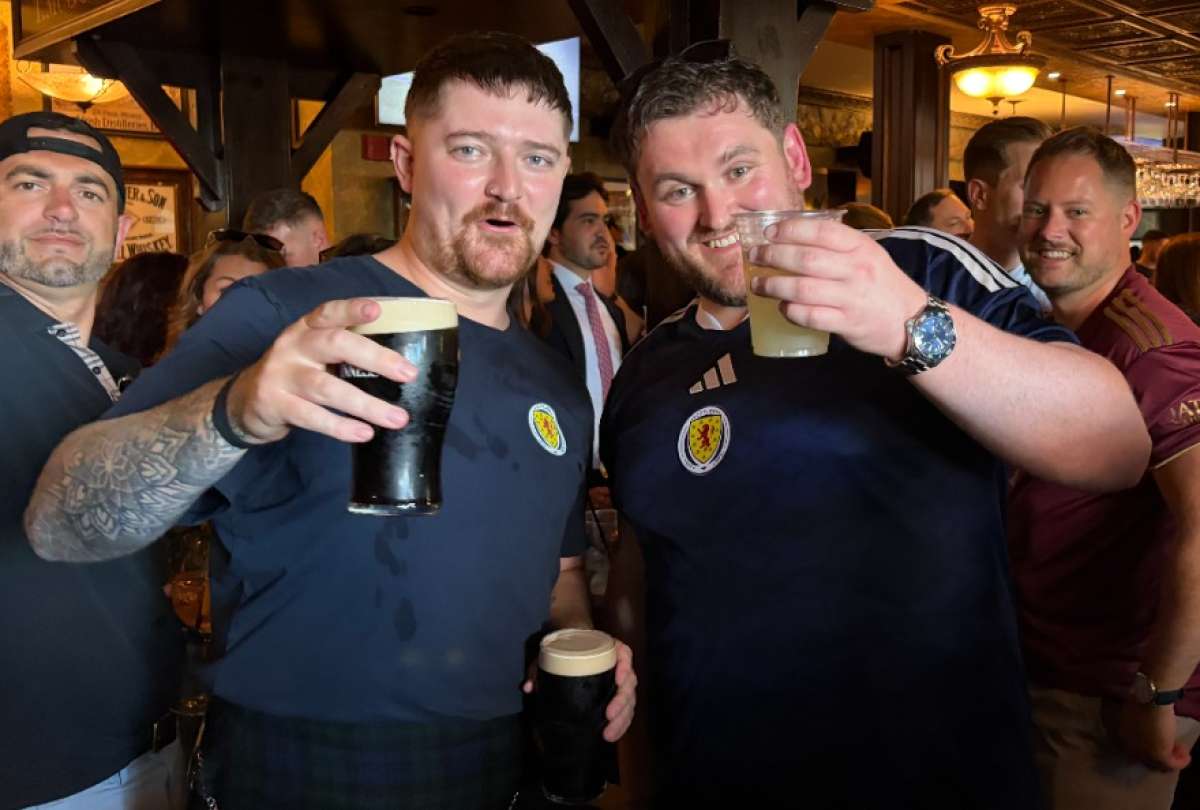 Aficionados celebran la participaci&oacute;n de la selecci&oacute;n de Escocia en el Mundial de la FIFA 2026 en Boston (Estados Unidos)