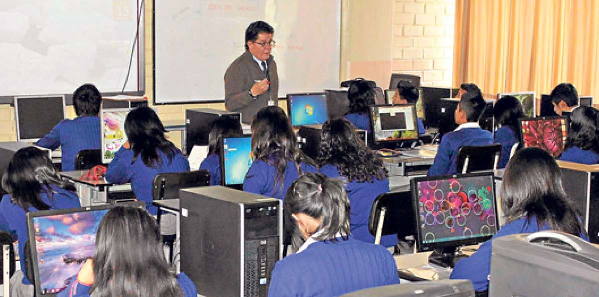 La nueva nomenclatura especifica los t&iacute;tulos de licenciados que recibir&aacute;n los futuros docentes del pa&iacute;s. Foto: Miguel jim&eacute;nez/El Tel&eacute;grafo