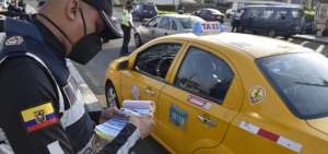 Los controles de circulaci&oacute;n vehicular contin&uacute;an en sem&aacute;foro amarillo